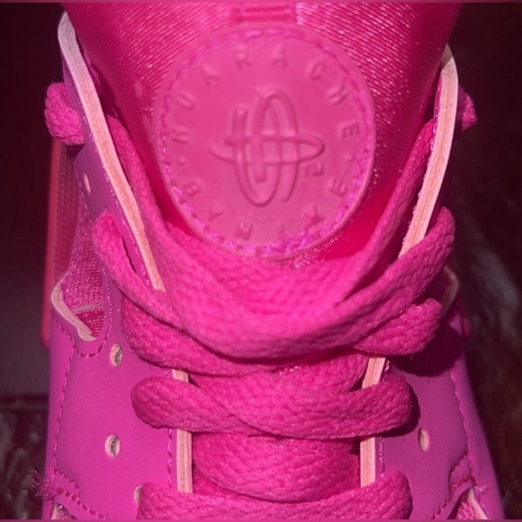 Nike hurricane run, hot pink , size 6.5 women/ 5Y. make me offer… - Picture 5 of 7